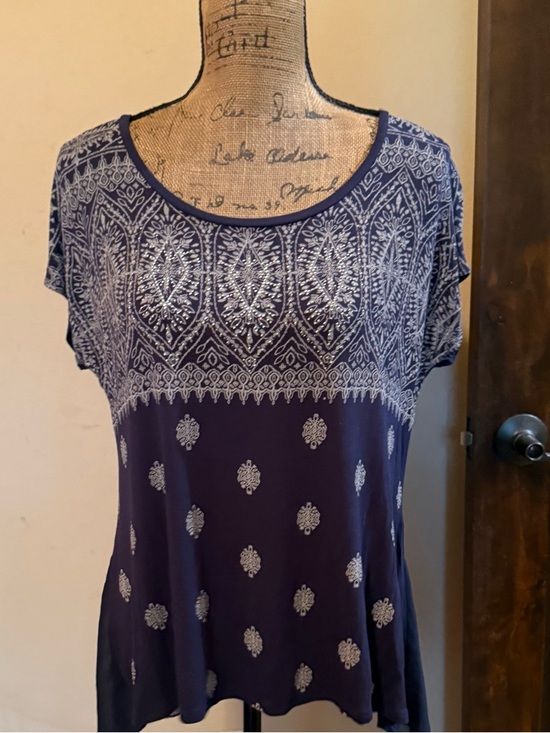 B.L.E.U. Tops - B.L.E.U. Navy Blue Short Sleeve Printed Scoop Neck Top